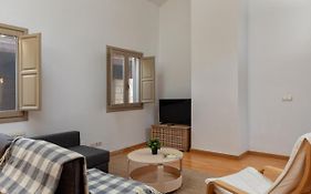 Flateli Cort Reial 7
